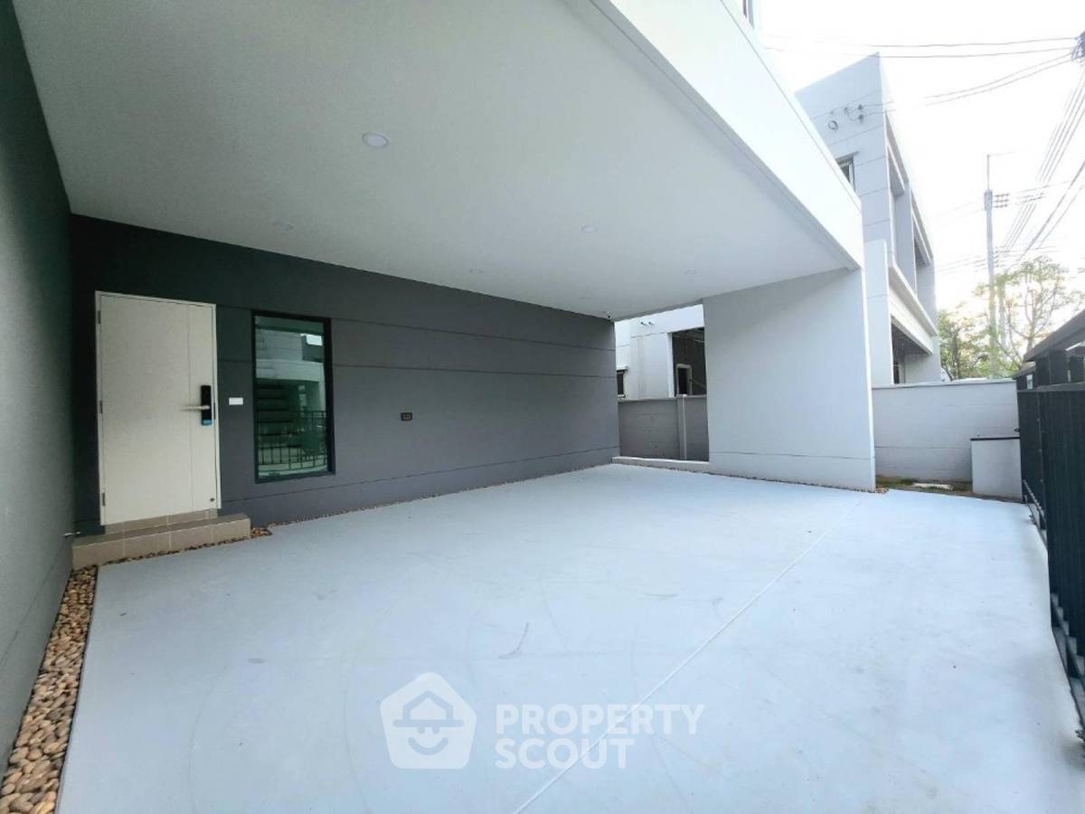 picture 5-BR House 260 Sqm At Centro Bangna, Bang Kaeo (ID 3458119) - 10/12