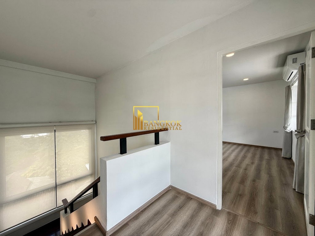 รูป Modern 4 Bedroom Townhouse For Rent in Ekkamai Area - BR49107TH - รูปที่ 32/45