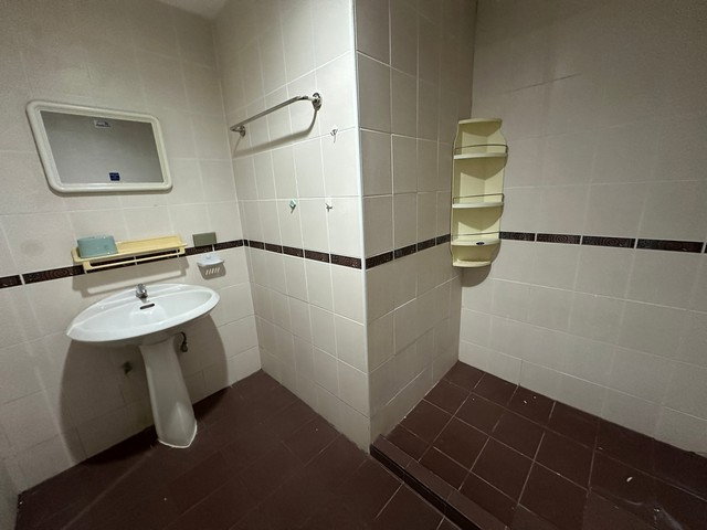 picture C6933 For Rent : Condo Royal Castle Pattanakarn ( BTS On Nut ) 064 665 4666 - 10/23