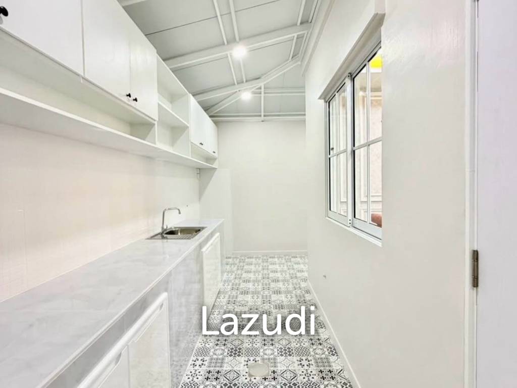 picture Fully Renovated Luxury 3-Bed House at Pruksa Boonsampan - 16/19