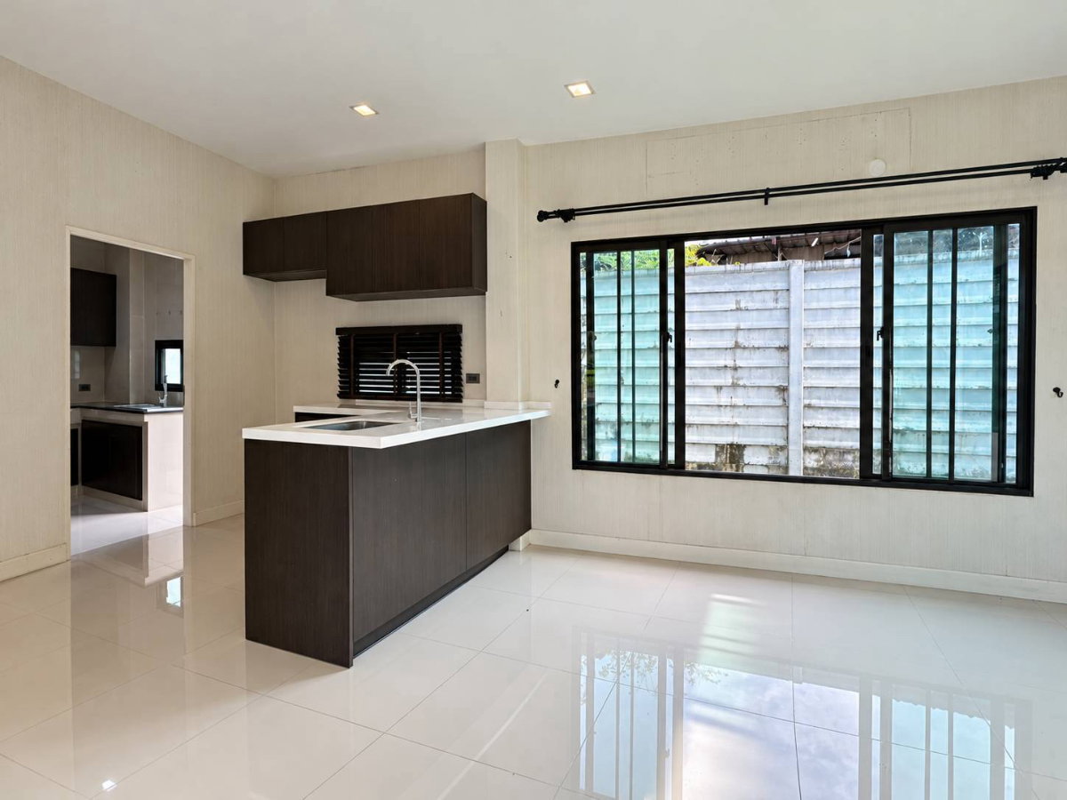 picture For Sale: Beautiful House in Setthasiri Sansai – Great Location (ID:775HS) - 5/13