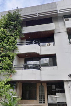 LTH16333 –  Townhouse for Rent | Thonglor Soi 7 | 450 Sq.m. | 6 Beds/Offices | 4 Baths | 150K/Month