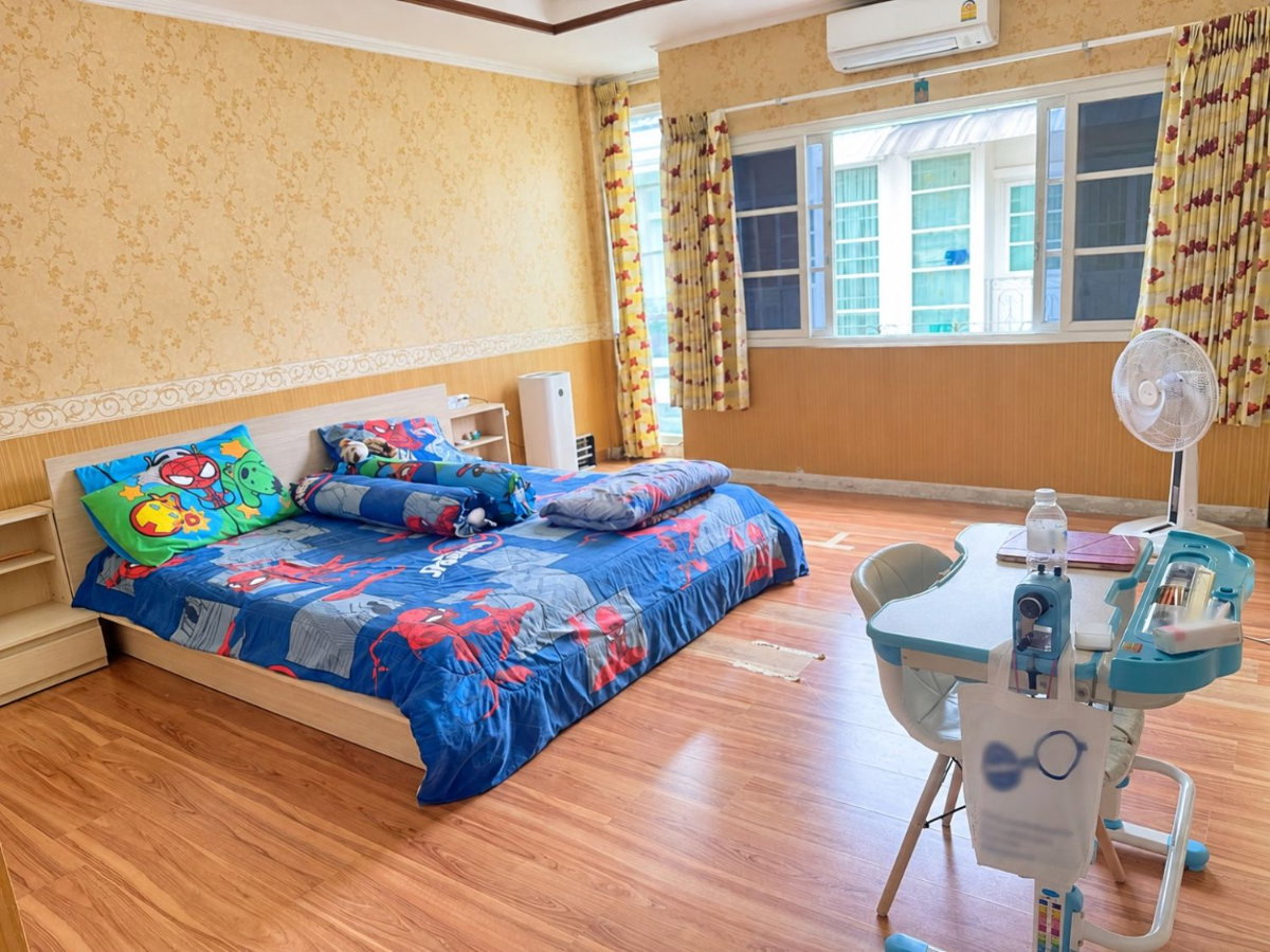 รูป Private Zone หน้าบ้านไม่ชนใคร! ขายทาวน์โฮม 3 ชั้น ขนาดใหญ่ โครงการซูพีเรียร์ วิลเลจ (Superior Village) บางแค เหมาะทำโฮมออฟฟิศ - รูปที่ 8/10