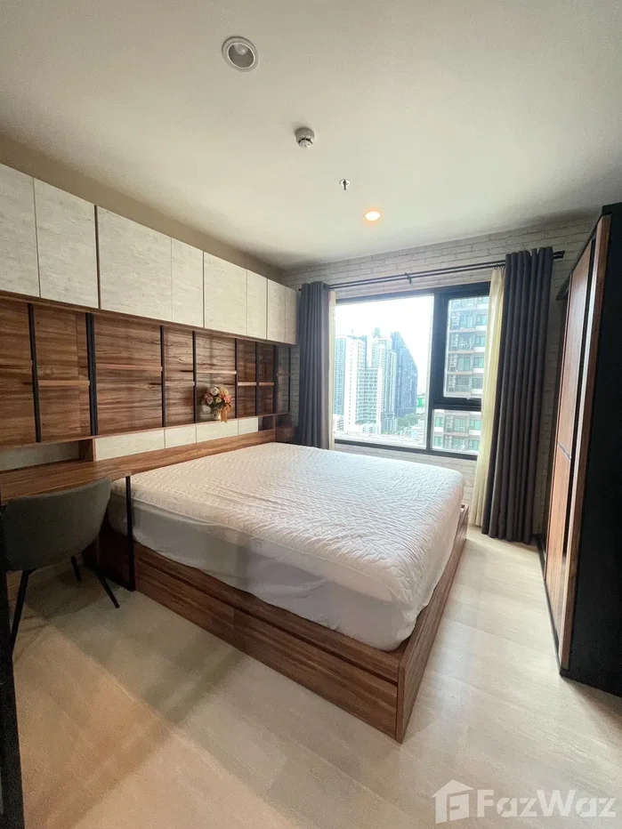 picture Modern Condo Near MRT Phetchaburi & Airport Rail Link 6902518 - 3/6