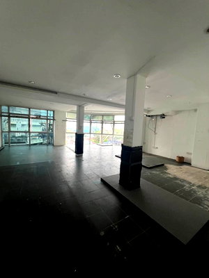 Shophouses for rent Prawet : LTH16297 – Corner Commercial Building For Rent | Opposite Soi On Nut 54 | MRT Si Nut 350 m. | 450+ Sq.m. | 70K/Month