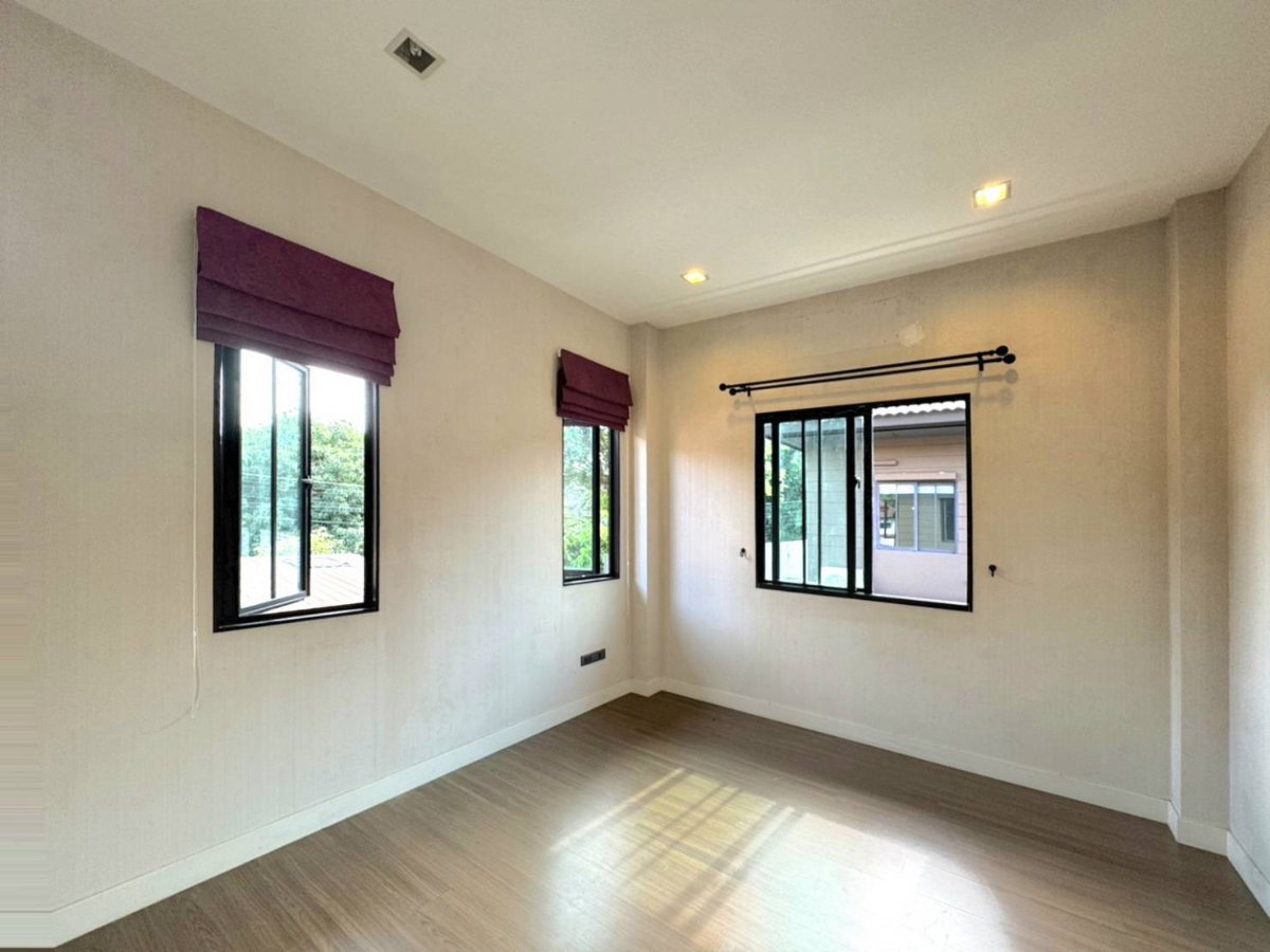 picture For Sale: Beautiful House in Setthasiri Sansai – Great Location (ID:775HS) - 8/13
