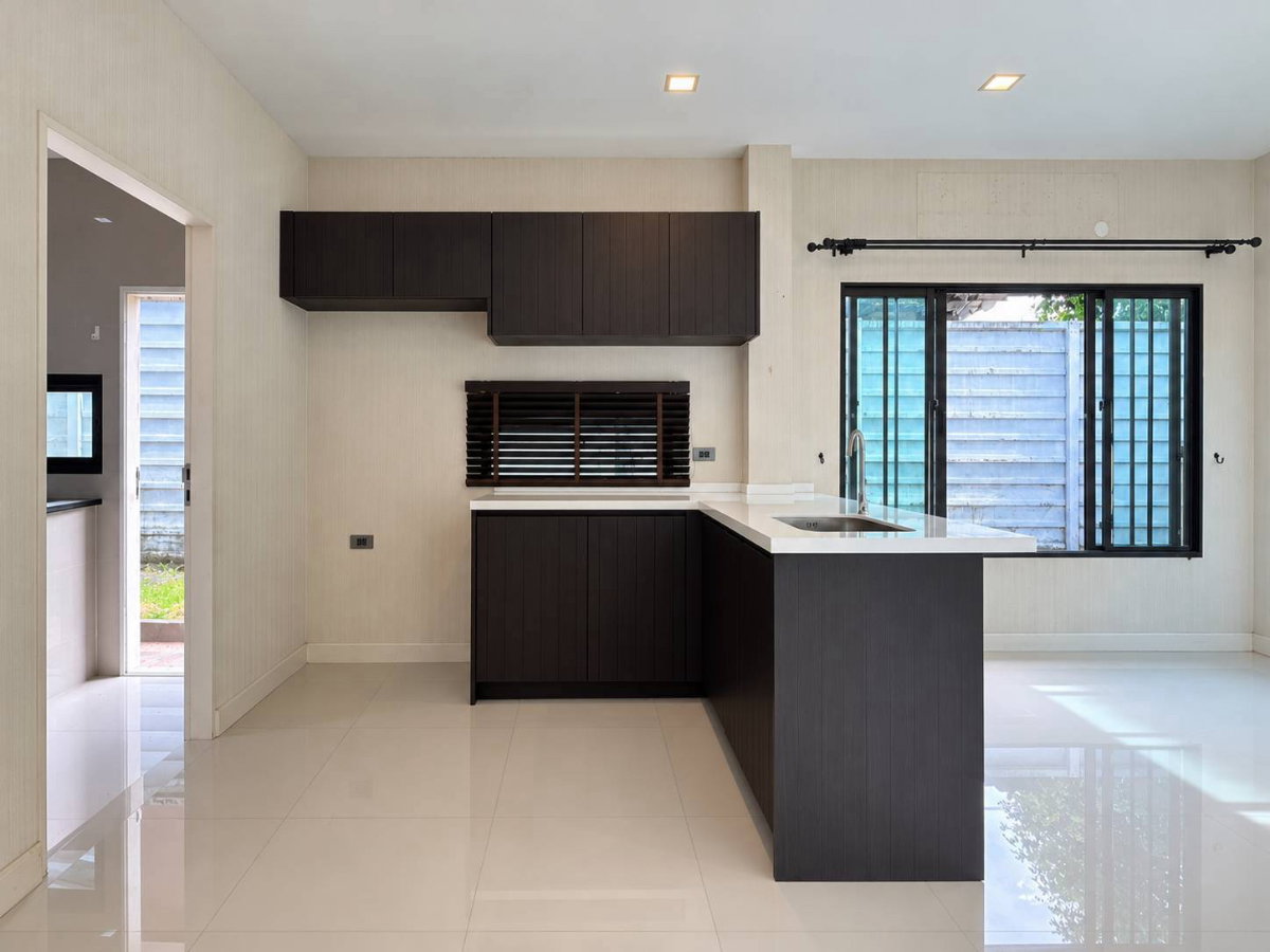 picture For Sale: Beautiful House in Setthasiri Sansai – Great Location (ID:775HS) - 4/13
