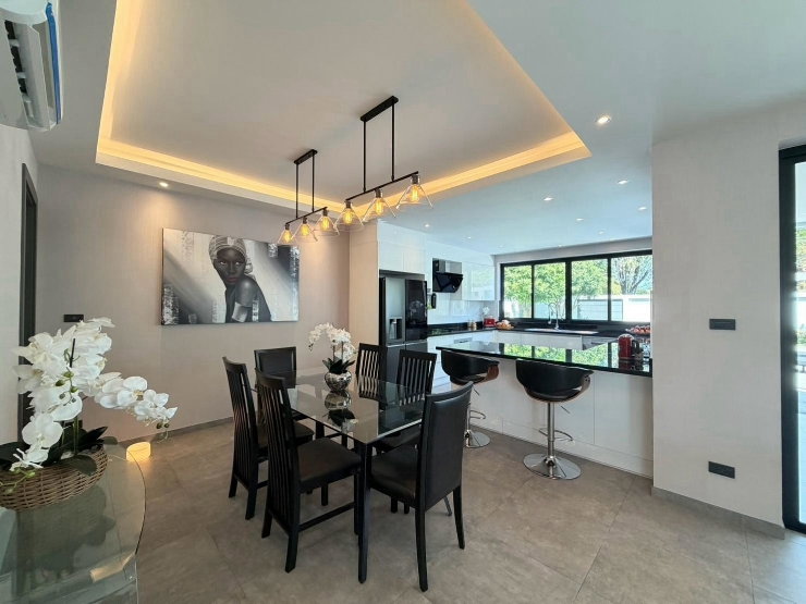 รูป 🏡ขายพูลวิลล่าหมู่บ้านวังตาล อ.หางดงใกล้กาดฝรั่ง
ลดเหลือ 14.9 MB พร้อมเฟอร์นิเจอร์
- รูปที่ 8/17