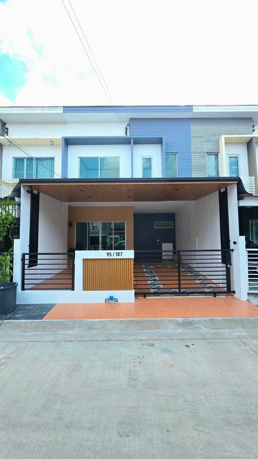รูป ทาวน์โฮม รีโนเวทใหม่ หมู่บ้านเดอะคอนเนค 22 (The Connect 22 Ramindra - Minburi) ถนนสุวินทวงศ์ มีนบุรี แต่งสวย พร้อมอยู่ - รูปที่ 2/18