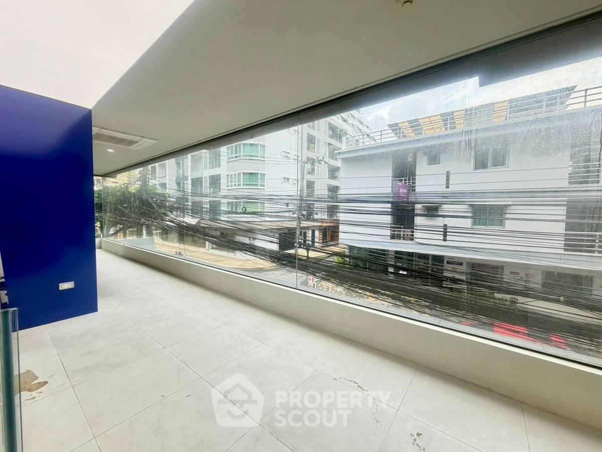 รูป 232 ตร.ม. 1 ห้องนอน ที่ Chani Residence ใกล้ BTS พร้อมพงษ์ (ID 3460048) - รูปที่ 9/14