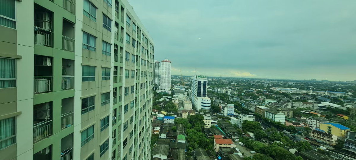 รูป ให้เช่าห้องแต่งพร้อม เฟอร์ครบ  วิวดี ราคาถูก การเดินทางสะดวก ใกล้ ARL และ MRT สถานีหัวหมาก - รูปที่ 14/14
