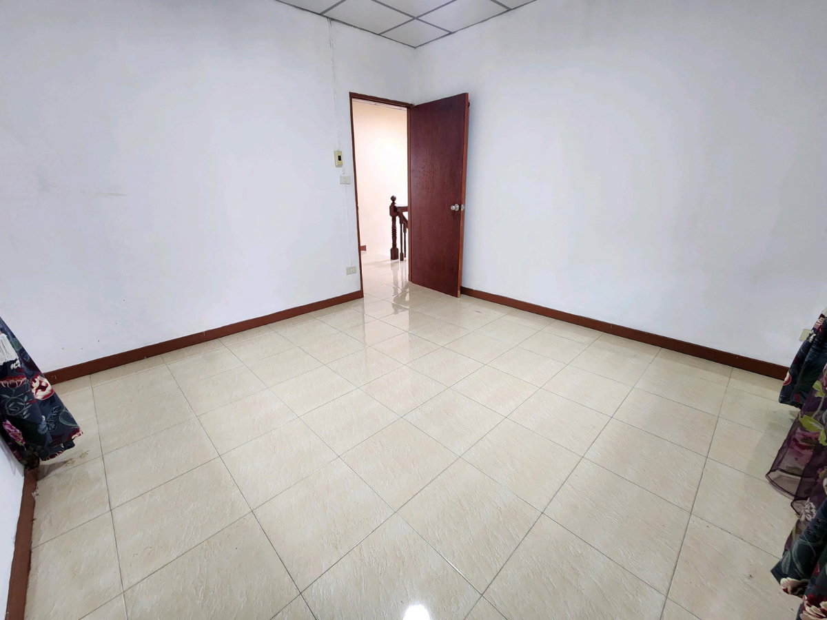รูป ขายถูก บ้านเดี่ยว แปลงริม! หมู่บ้านศราวัลย์วิลล์ (แจ้งวัฒนะ 28) 4ห้องนอน 3จอดรถ บรรยากาศเงียบสงบ แปลงริม ปากซอย ติด สถานีรถไฟฟ้า เพียง 5.5Mb - รูปที่ 38/62