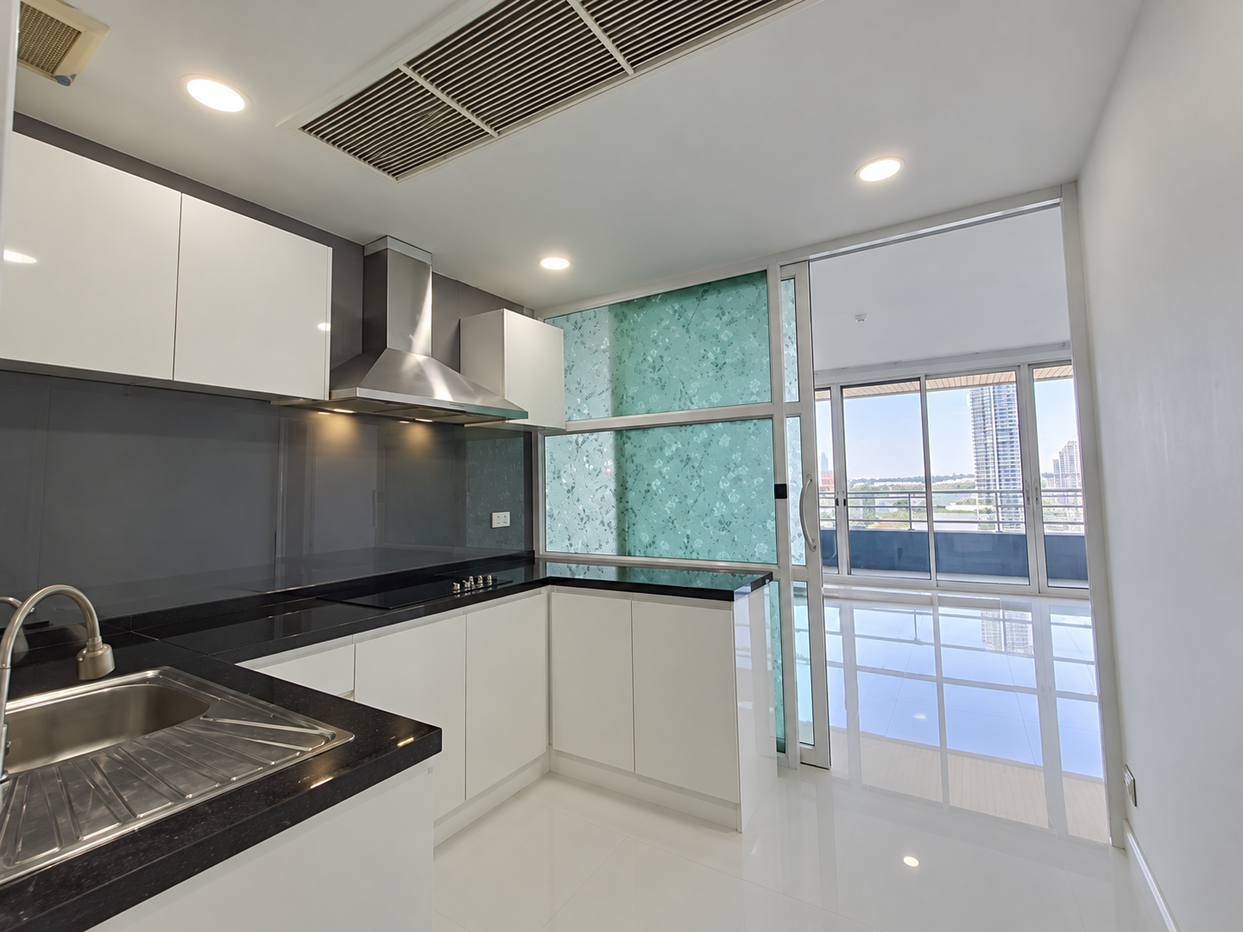 picture Watermark Chaophraya River, 3 Bedrooms – BTS Krung Thon Buri, for sale - 3/10