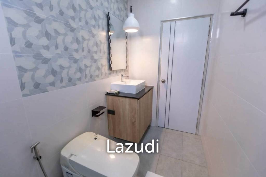 picture Fully Renovated Modern Luxury 3-Bed House in Nidacha Village - 26/30