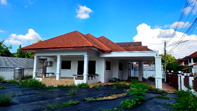 เช่าบ้านเดี่ยว เชียงใหม่ : 🏡 ให้เช่าบ้านพื้นที่กว้าง เหมาะทำHome Office จอดรถได้หลายคัน โครงการใกล้กาดสามแยก ใกล้เซ็นทรัลเฟสติวัล, กาดรวมโชค