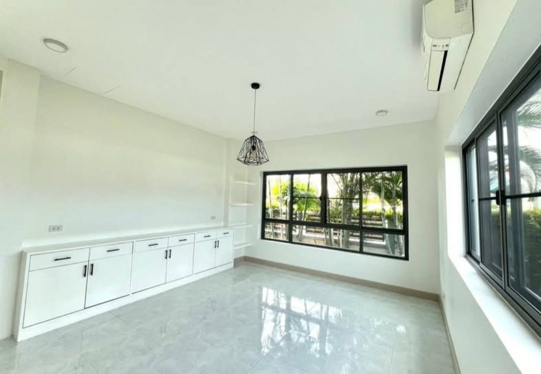picture House for Sale !!!  @KadFaRang HangDong ChiangMai. - 13/19