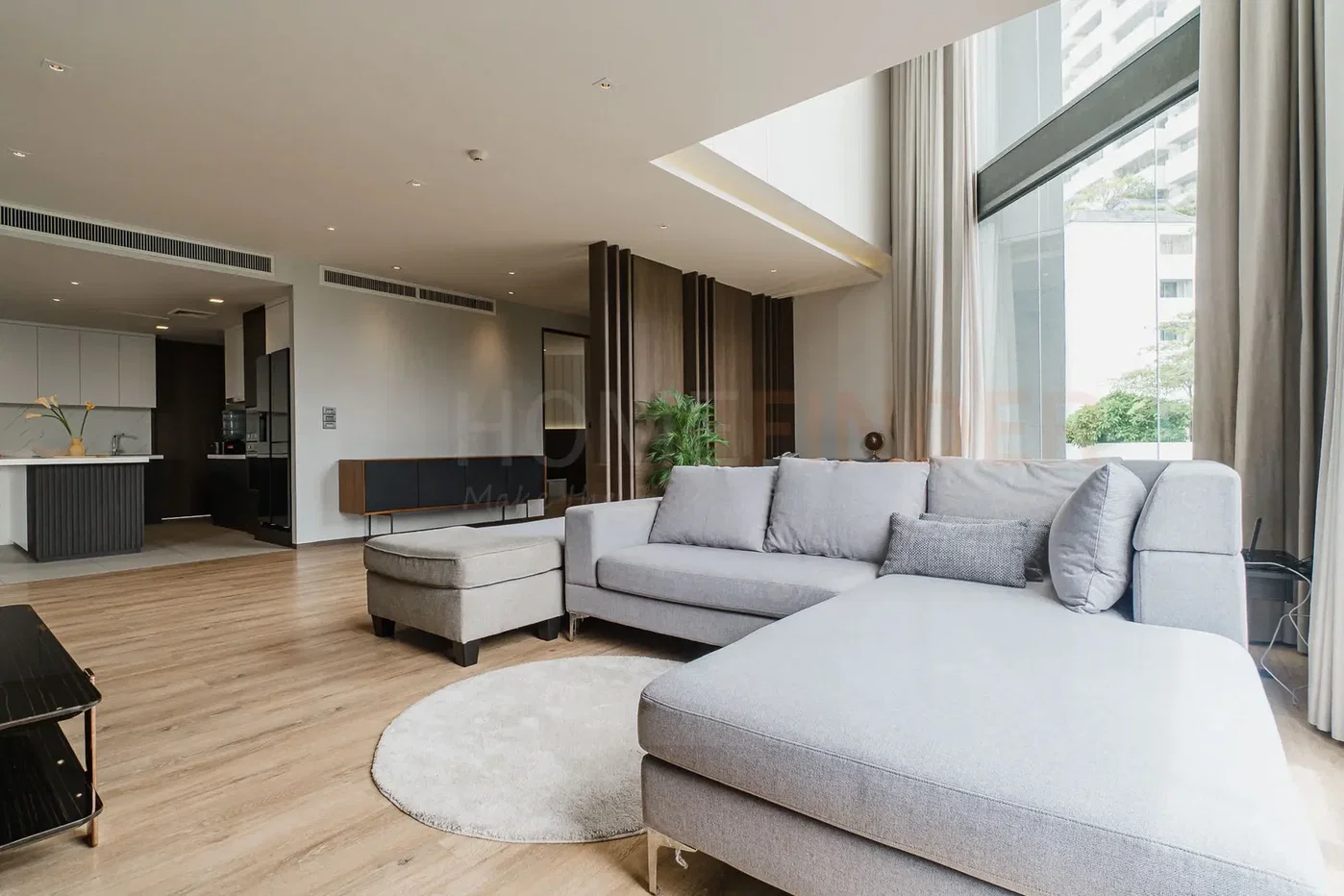 picture Raveevan Space, 3 Bedrooms – BTS Phrom Phong, for rent - 1/12
