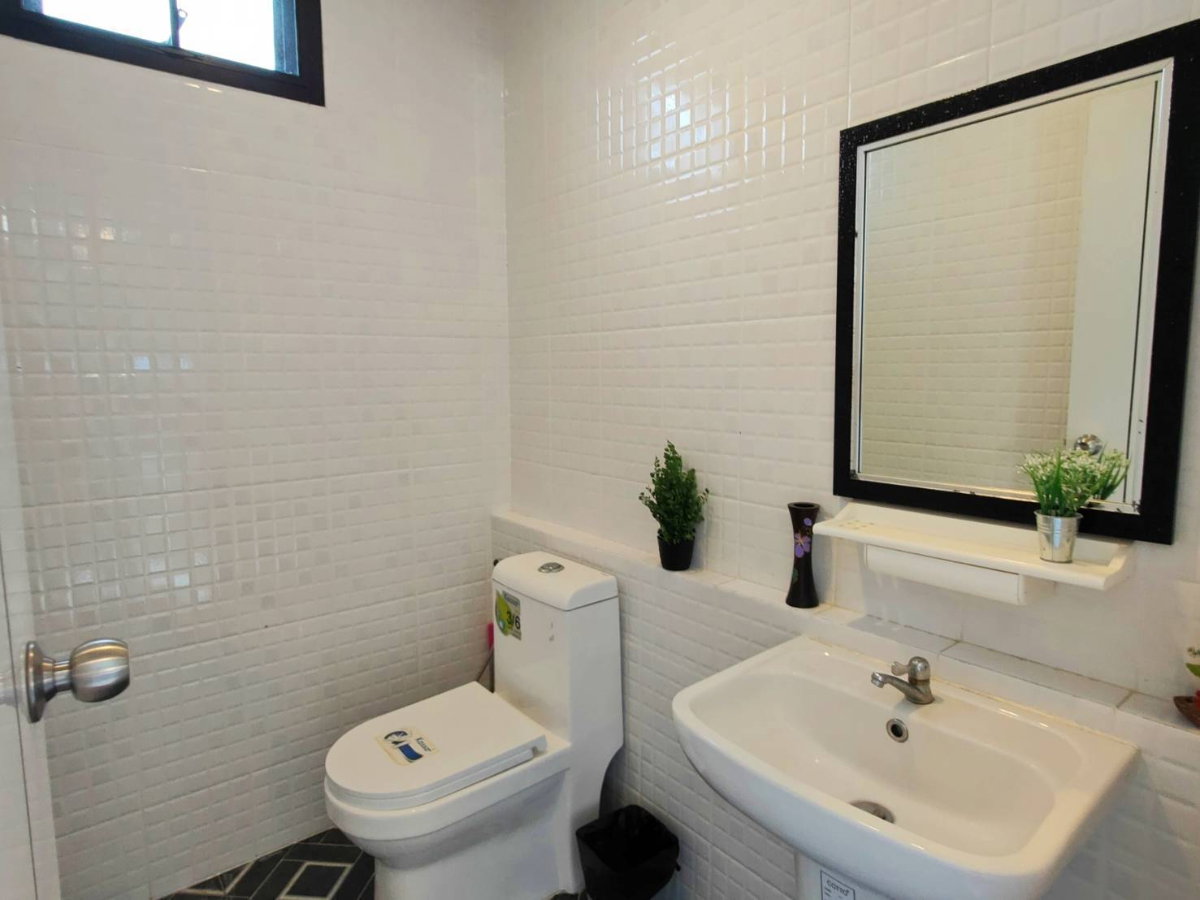 picture Renovated 3-Bedroom Home with Front Lawn | Mahidol Road–Chang Khlan, Chiang Mai - 15/17