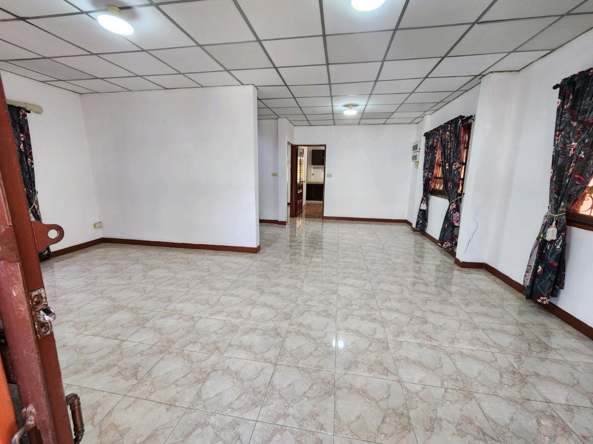 รูป ขายถูก บ้านเดี่ยว แปลงริม! หมู่บ้านศราวัลย์วิลล์ (แจ้งวัฒนะ 28) 4ห้องนอน 3จอดรถ บรรยากาศเงียบสงบ แปลงริม ปากซอย ติด สถานีรถไฟฟ้า เพียง 5.5Mb - รูปที่ 10/62