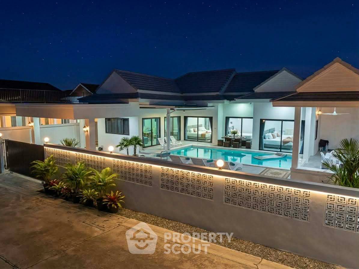 picture Pet-Friendly 3-BR Villa 300 Sqm Thongsuk Pool Villa Pranburi (ID 3460206) - 1/13