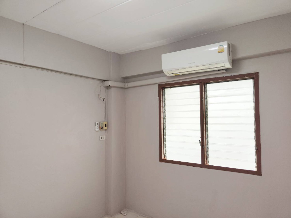 รูป ว่างให้เช่า 3,800 บาท บ้านเอื้ออาทร บางขุนเทียน 2 (ซ.อนามัยงานเจริญ 31) มีแอร์ อาคาร 36 ชั้น 3 ห้องมุม เพิ่งทาสีห้องใหม่ - รูปที่ 8/13