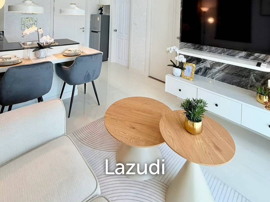 picture Elegant Modern 1-Bed Condo at Infiniti Condominium - 1/10