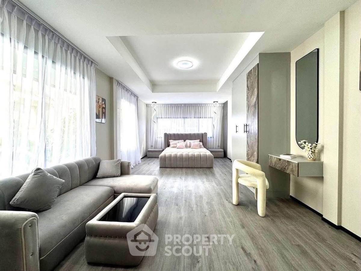 picture 5-BR Villa close to East Pattaya (ID 3460285) - 2/19