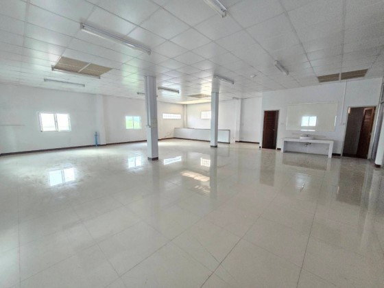 รูป Rent ให้เช่าอาคาร / อาคารสำนักงาน 3 ชั้น / ทำเล รัชดาภิเษก สุทธิสาร / ซอยรัชดาภิเษก 13 / จอดรถหน้าอาคาร 3-4 คัน / เหมาะเป็นสำนักงาน จดบริษัทได้ - รูปที่ 6/11