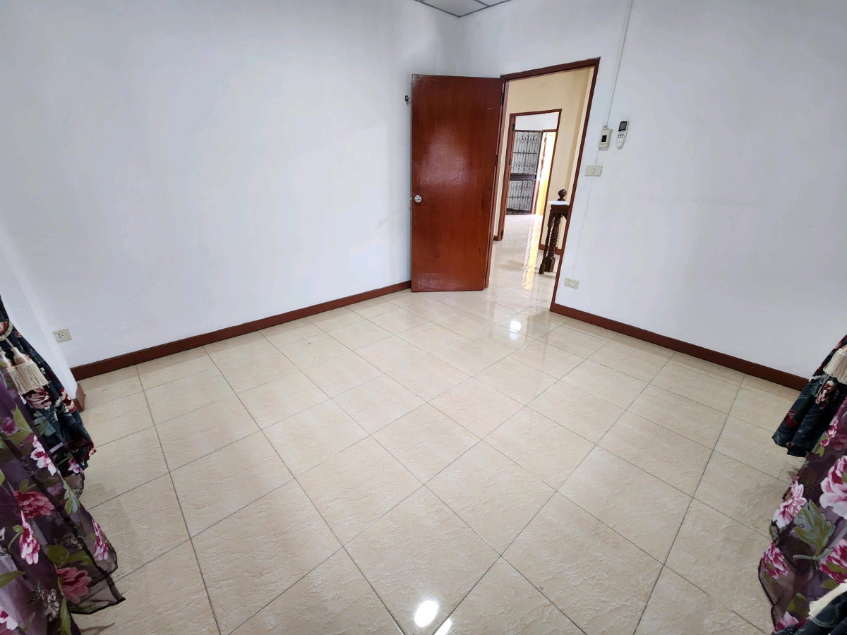 รูป ขายถูก บ้านเดี่ยว แปลงริม! หมู่บ้านศราวัลย์วิลล์ (แจ้งวัฒนะ 28) 4ห้องนอน 3จอดรถ บรรยากาศเงียบสงบ แปลงริม ปากซอย ติด สถานีรถไฟฟ้า เพียง 5.5Mb - รูปที่ 41/62