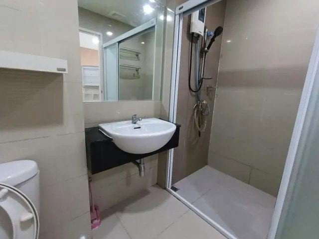 picture A010682 Airlink Residence - 5/6