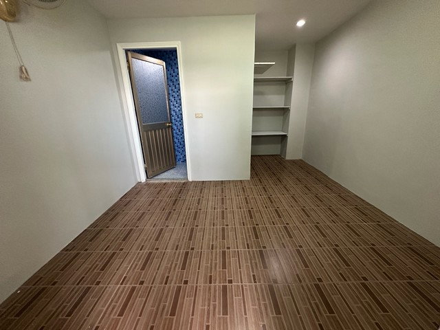 picture C6933 For Rent : Condo Royal Castle Pattanakarn ( BTS On Nut ) 064 665 4666 - 3/23