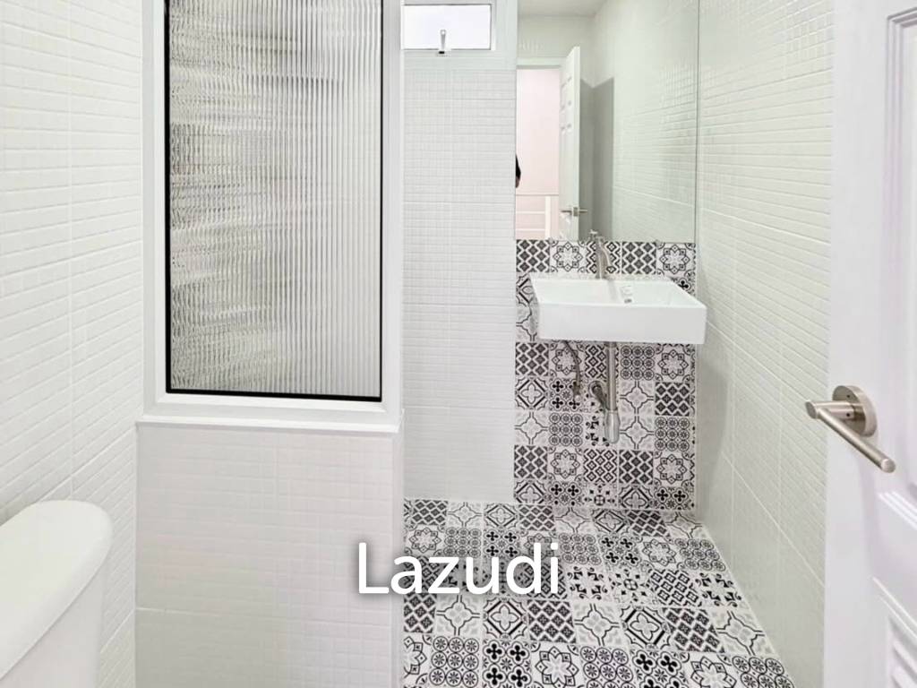 picture Fully Renovated Luxury 3-Bed House at Pruksa Boonsampan - 15/19