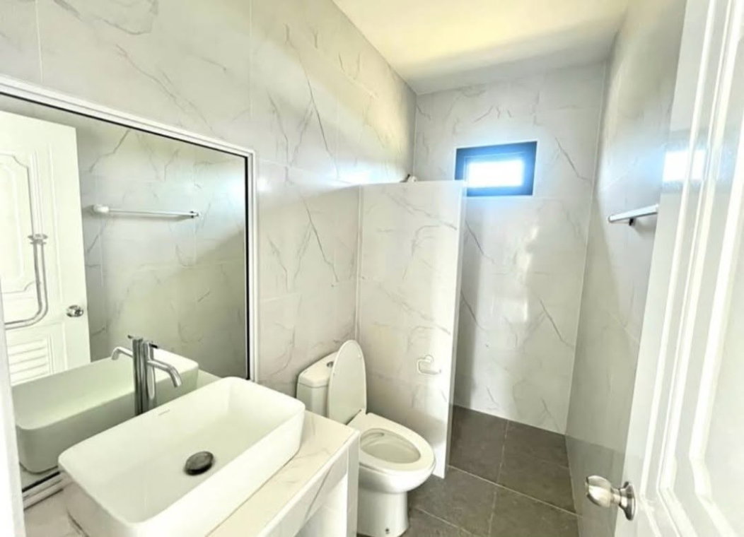picture House for Sale !!!  @KadFaRang HangDong ChiangMai. - 16/19