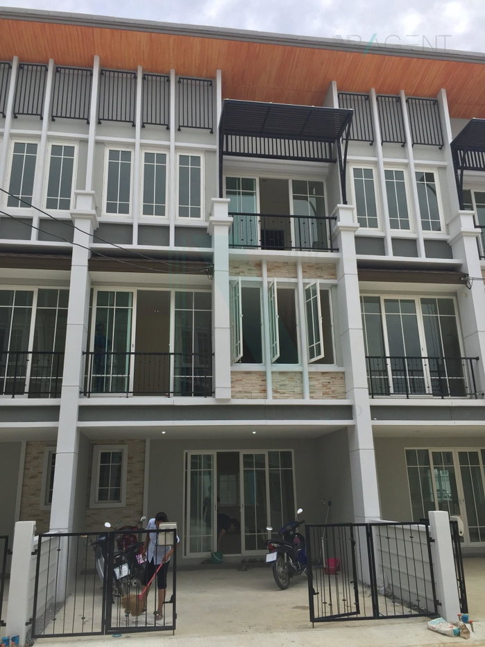 รูป ให้เช่าทาวน์เฮาส์ 3 ชั้น โกลเด้นทาวน์ 2 ปิ่นเกล้า - จรัญสนิทวงศ์ 5 ห้องนอน 4 ห้องน้ำ - รูปที่ 1/8