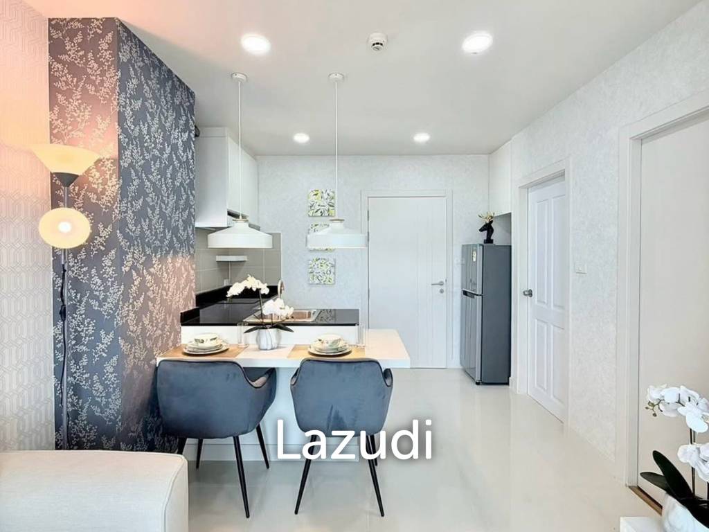 picture Elegant Modern 1-Bed Condo at Infiniti Condominium - 7/10