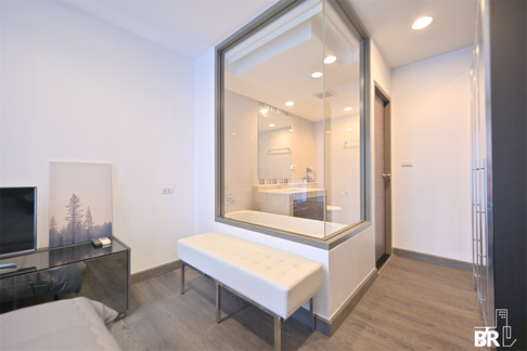 Rende Sukhumvit 23 near BTS Asok Special Unit, Quality Guaranteed by Top Brands