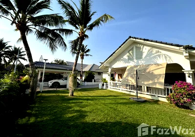 Houses for sale Hua Hin Prachaubkirikhan : 3-Bedroom House with the Largest Garden in Pine Hill Hua Hin 6900989