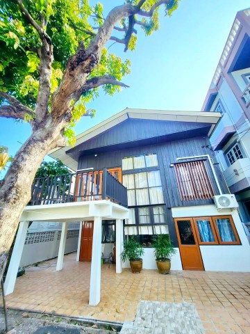รูป บุญถาวร รัชดา 750 ม. 3-4นอน 2 น้ำ ที่ดิน 60 ตร.ว. 240 ตร.ม. MRT สุทธิสาร 850 ม. อินทามระ บ้านเดี่ยว 2 ชั้นทรงไทยคลาสสิกให้เช่า - รูปที่ 1/8