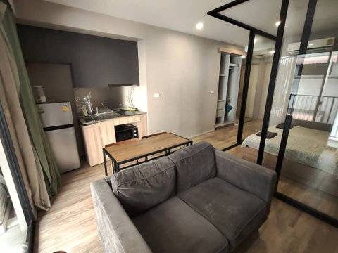 For Rent Blossom Condo @ Sathorn - Charoenrat Fully Furnished (Near BTS Surasak Station)