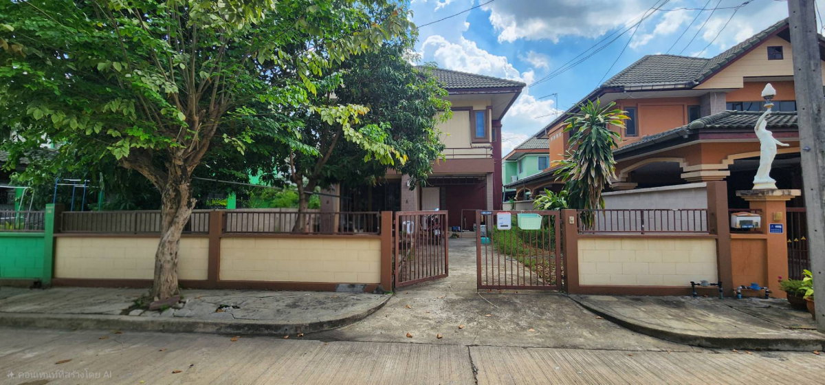 รูป ให้เช่าบ้านเดียว2ชั้น 60 ตร.วา หมู่บ้านสัมมากรคลอง7 แอร์2 3ห้องนอน 2ห้องน้ำ เข้าซอยประมาณ700เมตร .ตรงข้ามโลตัสคลอง7 - รูปที่ 1/15