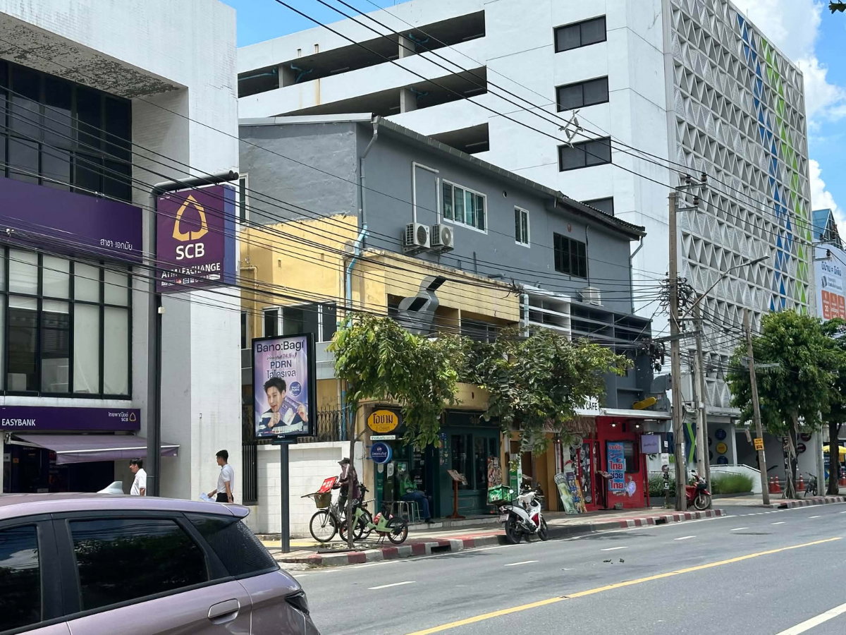รูป 🏢✨ ให้เช่าอาคารพาณิชย์ 2 คูหา ติดถนนเอกมัย ซอย 15 | ทำเลศักยภาพใจกลางเอกมัย - รูปที่ 2/5
