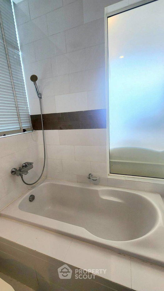 picture 60m To BTS On Nut | 2-BR At Ideo Verve Sukhumvit (ID 3463561) - 13/17