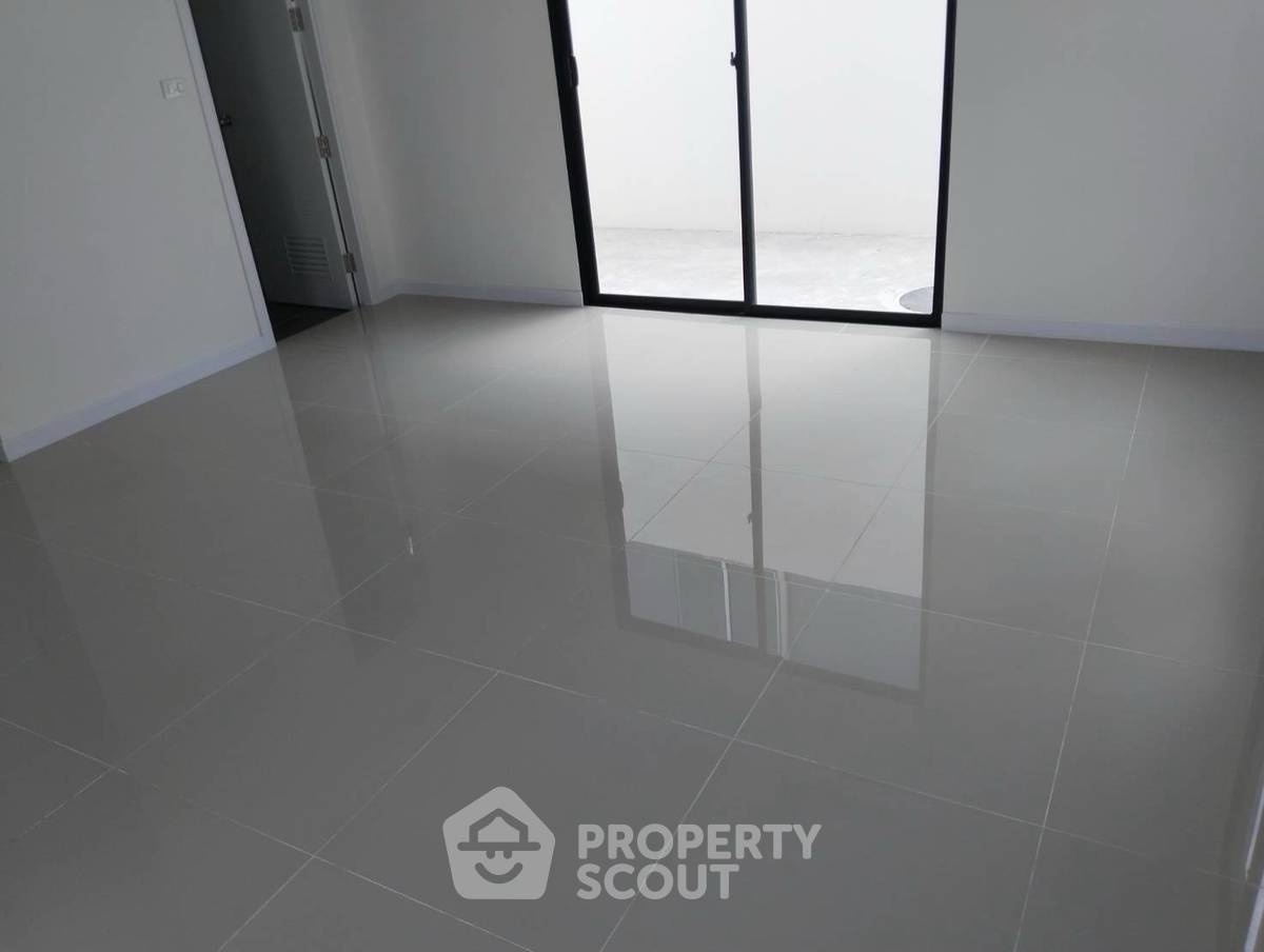 รูป ทาวน์เฮ้าส์ 3-ห้องนอน ใกล้ ท่าอากาศยานสุวรรณภูมิ (ID 3460231) - รูปที่ 5/18