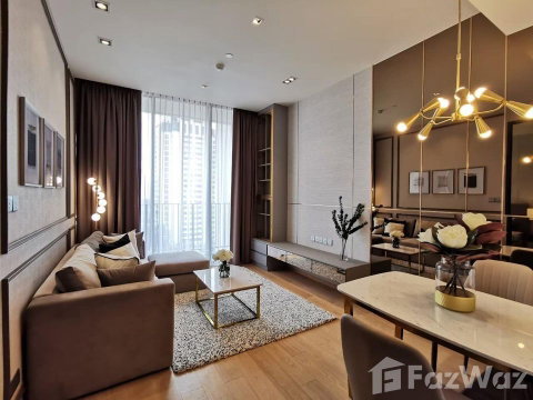 Gilded Gold in the Lumphini Concrete Jungle: 28 Chidlom Project 1174220