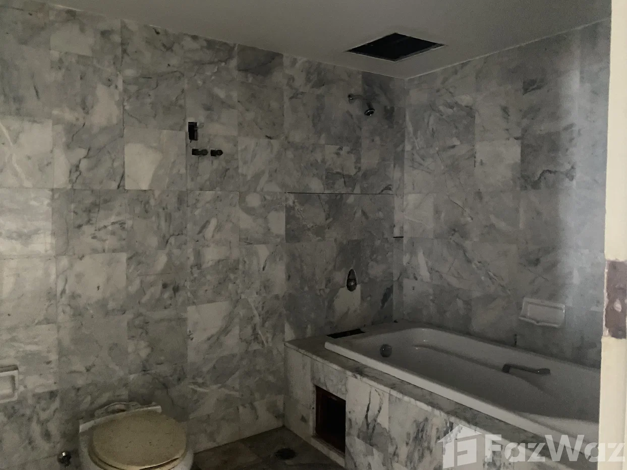 picture Condo for Sale State Tower 6905128 - 3/5