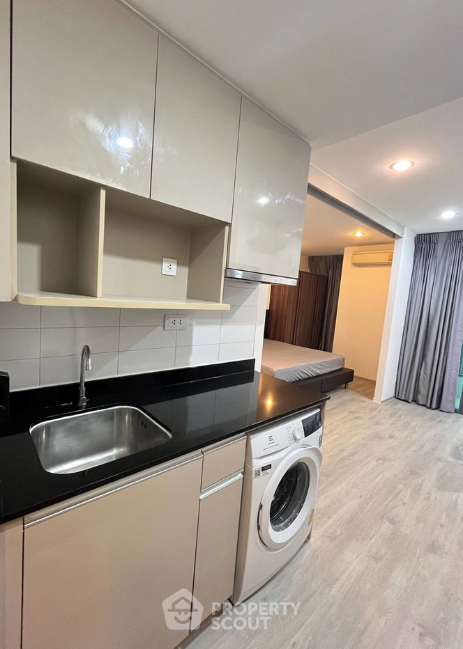 picture 1-BR Condo At Ideo Q Chula Samyan Near MRT Sam Yan (ID 3356490) - 1/7