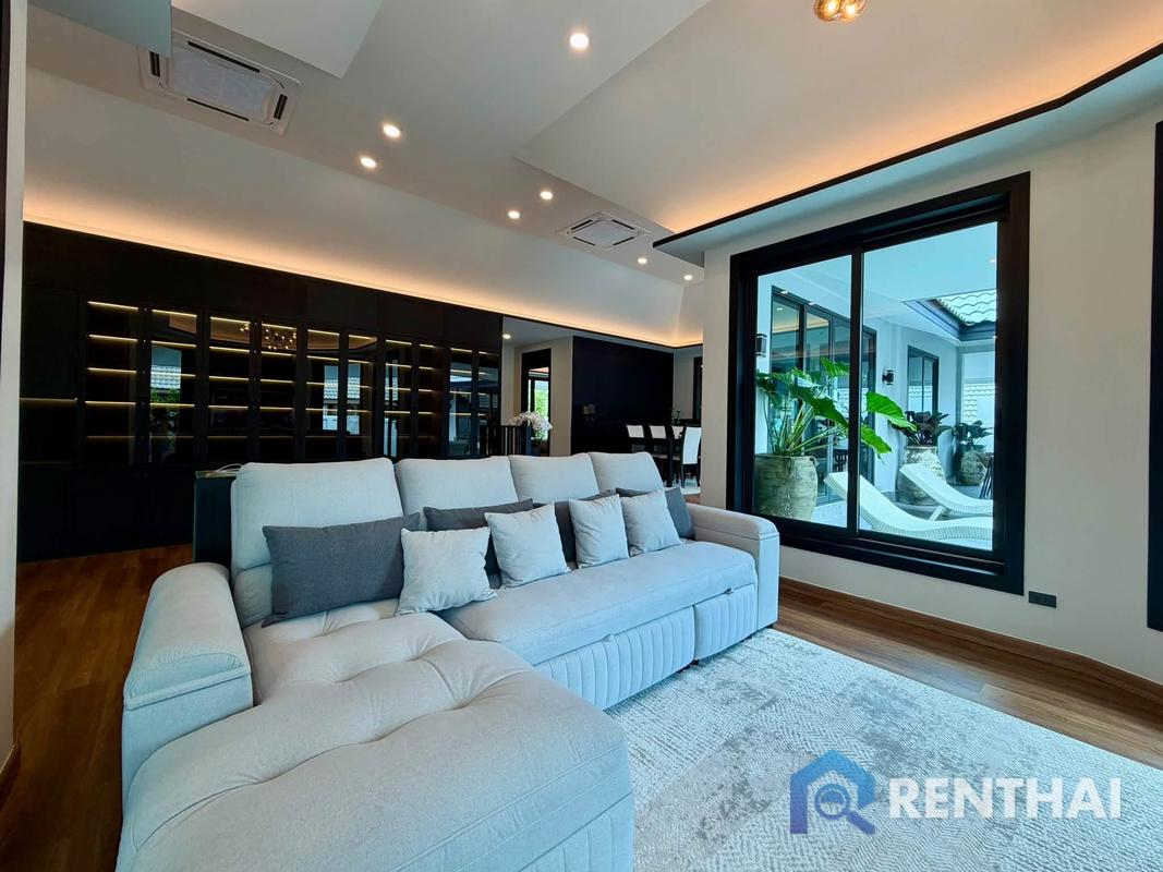 picture Modern Single-Storey Pool Villa for Rent - 1/25