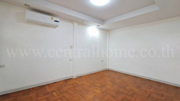 รูป บ้านเดี่ยวทำเลดี ถนนนครอินทร์ เหมาะซื้ออยู่อาศัย หรือ ลงทุนรีโนเวท - รูปที่ 8/20