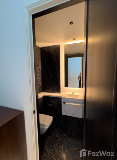 picture Four Seasons Private Residences 5570002 - 11/14