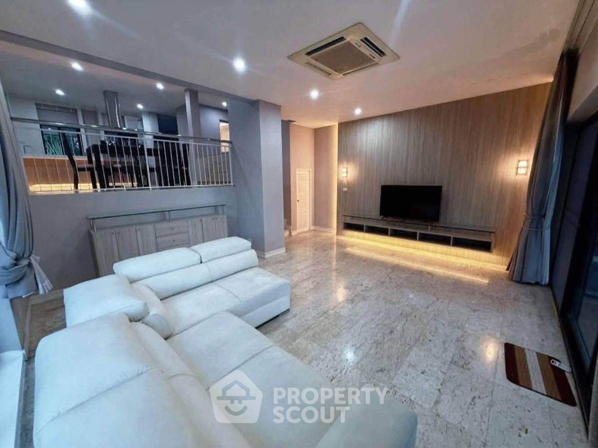 รูป คอนโด 5-ห้องนอน ที่ จอมเทียน ยอร์ช คลับ วัน ใกล้ เมืองพัทยา (ID 3463182) - รูปที่ 8/29